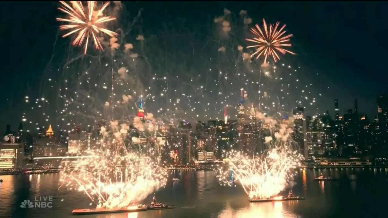 Macy's Stores Lights Up the Skies with Spectacular 4th of July